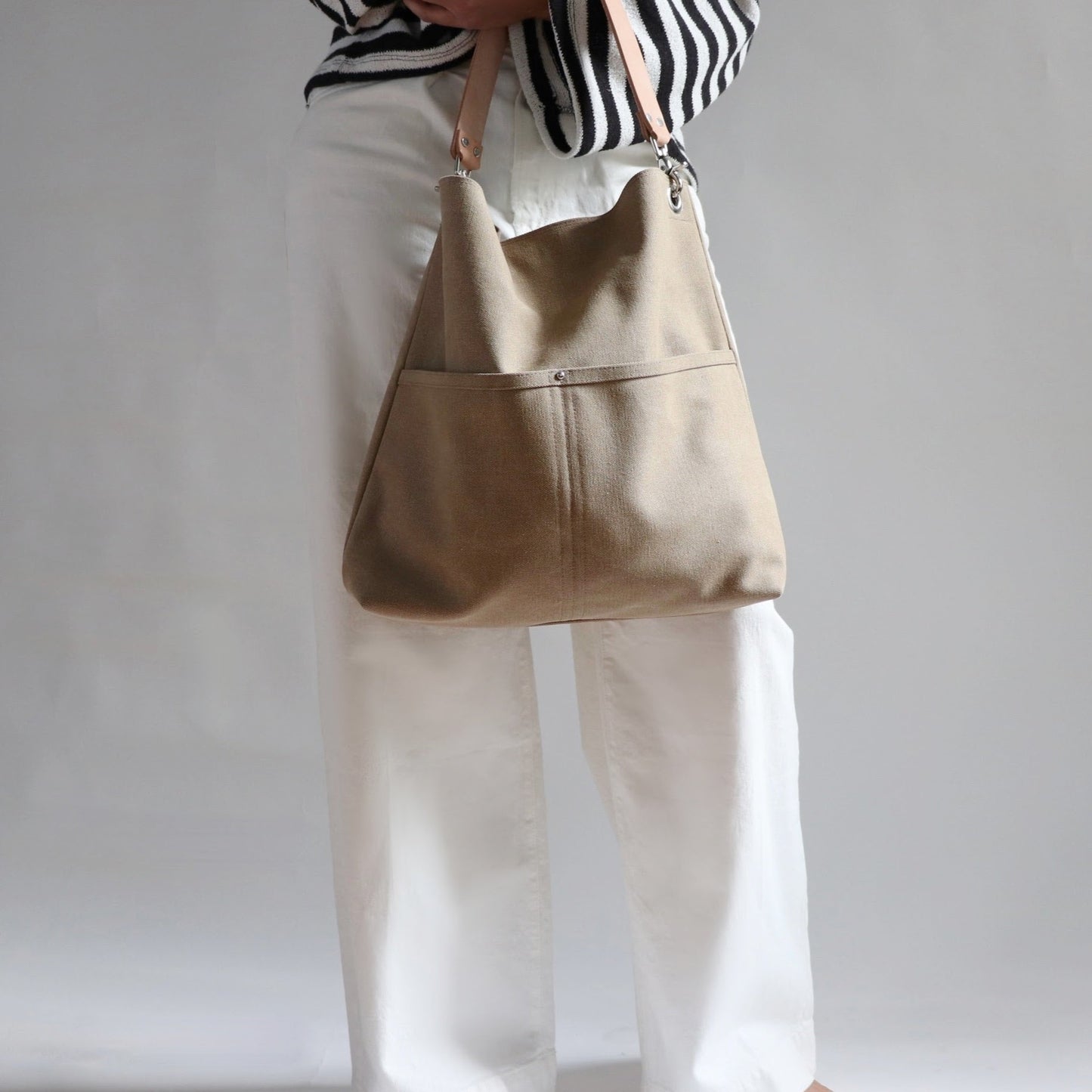 Hobo Bag in Casual Khaki Canvas