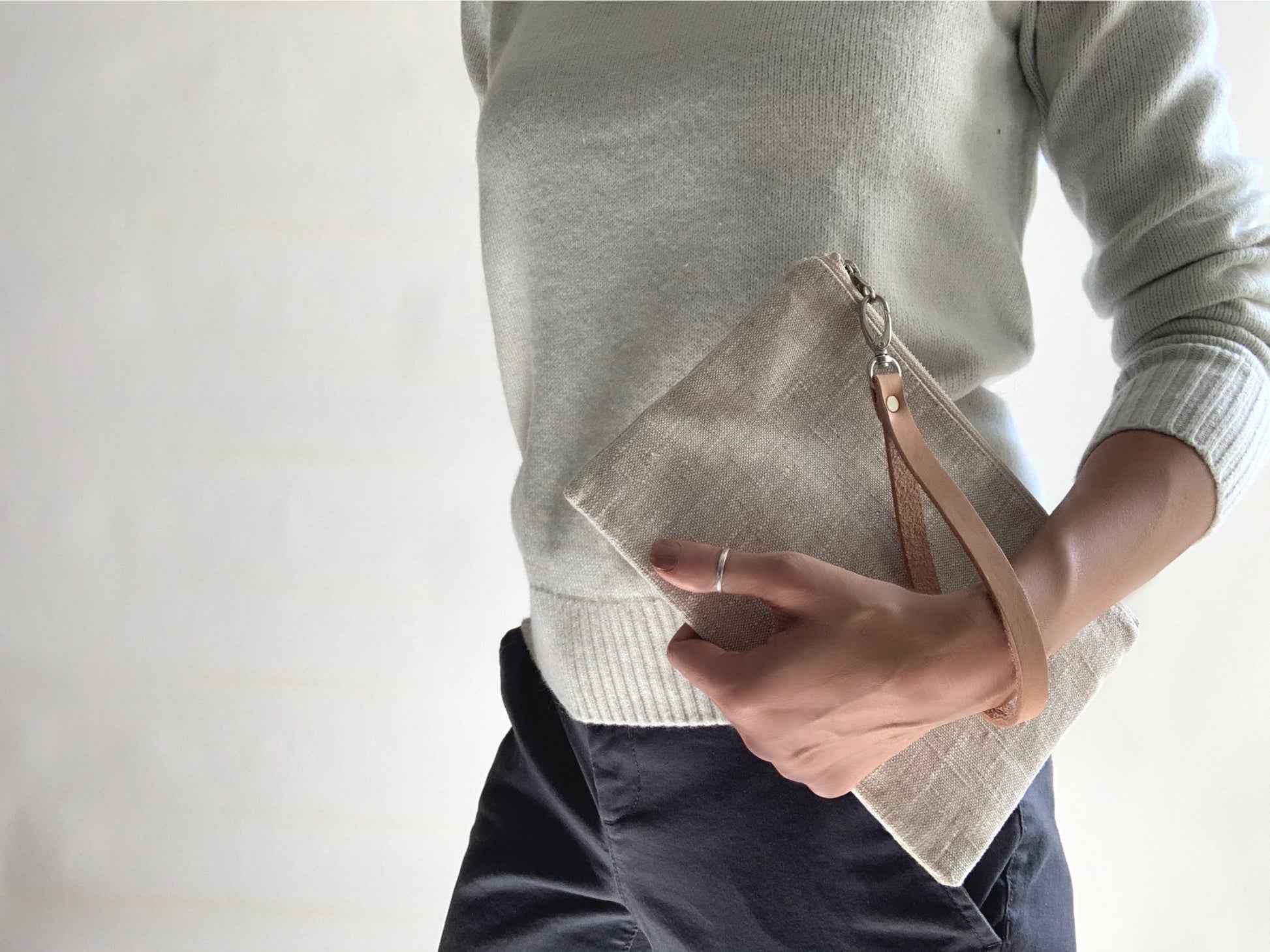 Wristlet Simple Clutch Bag in Natural Linen 
